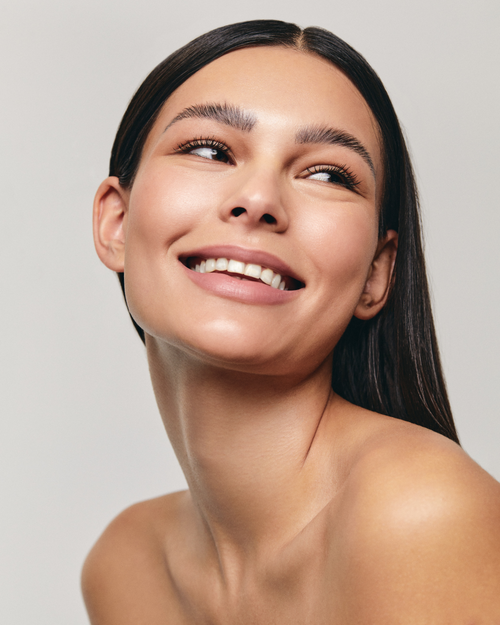 Model with a eyebrow lamination.