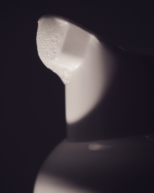 Foaming cleanser for eyelash extensions.